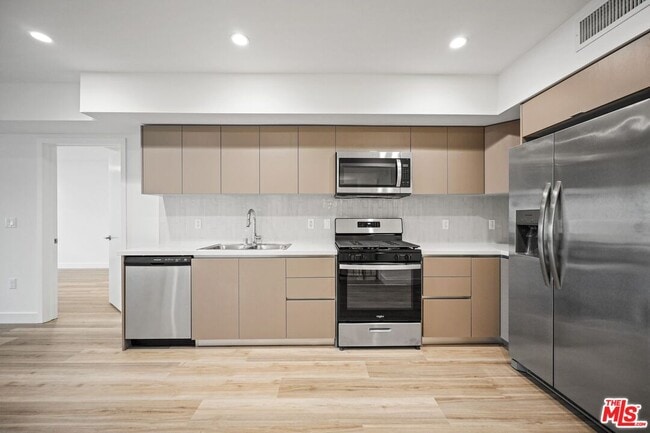 Photo - 10405 Louisiana Ave Unit 403