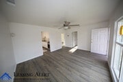 Photo - 700 S Kalisher St House