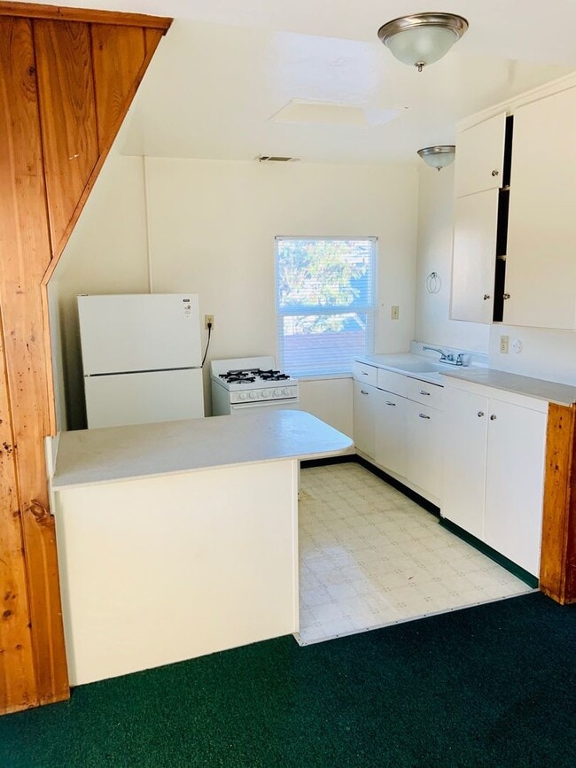 Photo - CHARMING STUDIO ON MISSION BLVD W/ ONE CAR GARAGE! MISSION BEACH - $1,995/mo! Unit 805 Jamaica Court