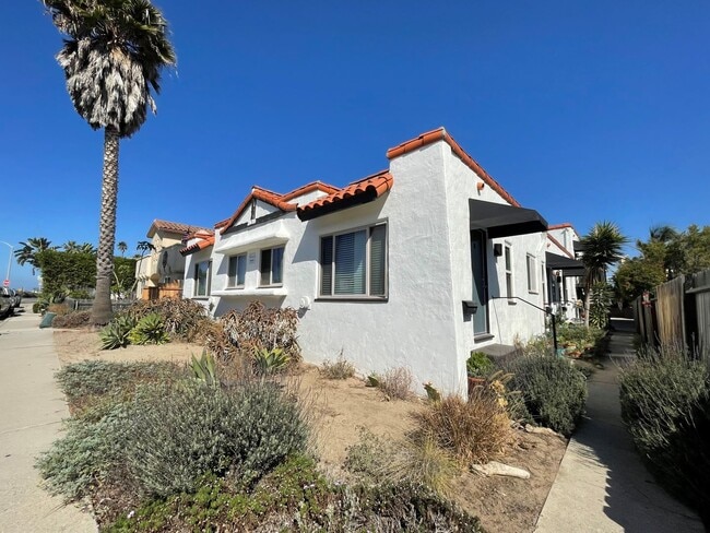 Building Photo - Remodeled Pierpont Beach Apartment Unit G