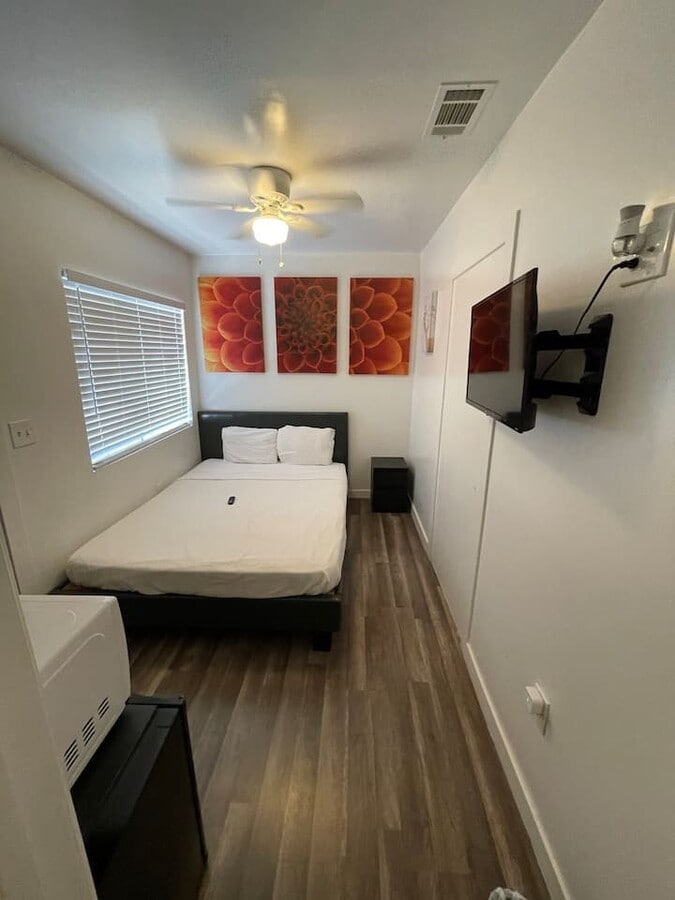 Photo - 2115 N Raymond Ave Unit 2121 1/2 B
