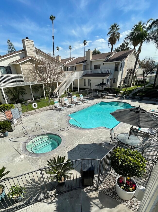 Building Photo - Tanglewood Apartments