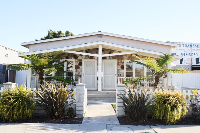 Photo - 606 E Realty St Unit 606