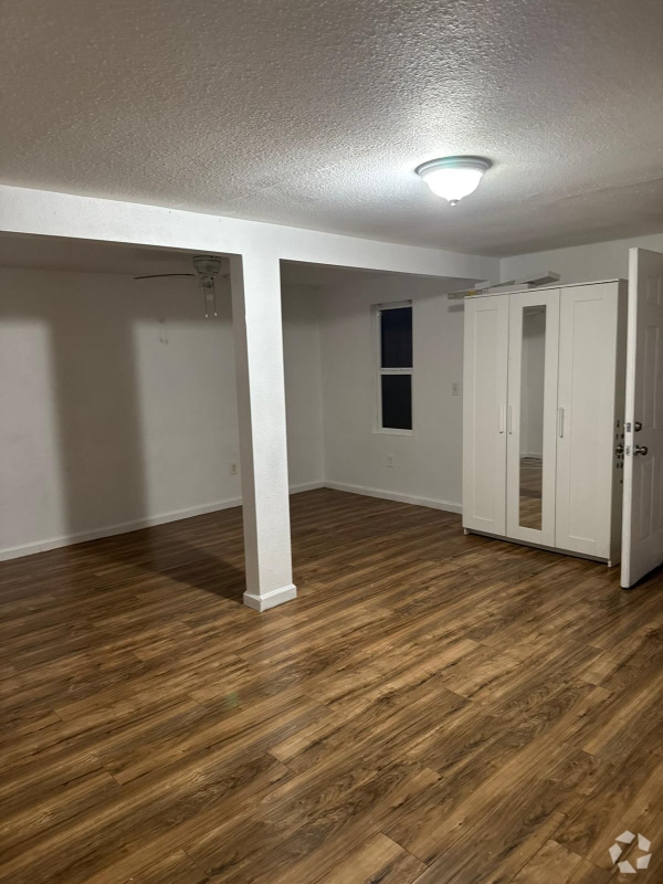 Building Photo - 17012 Bellflower Blvd Rental