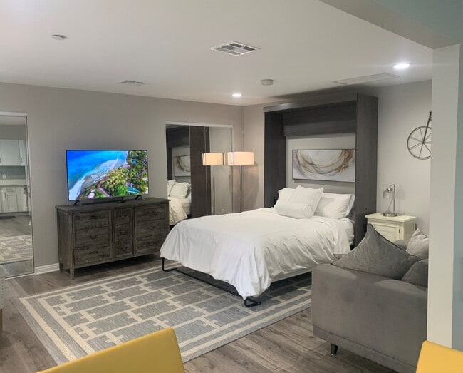 Photo - 145 S La Peer Dr Unit 1