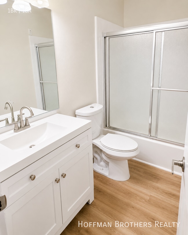Photo - 1226 Larrabee St Unit 1