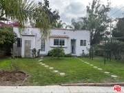 Photo - 101 N La Peer Dr House