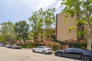 Alt Building - Glendale Oaks Apartments