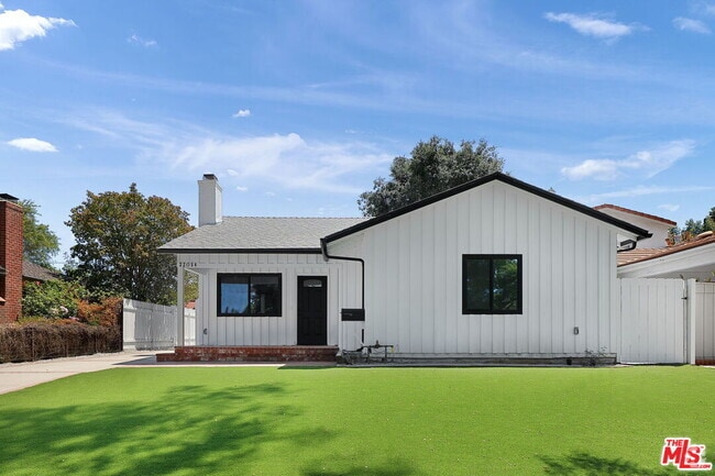 Building Photo - 22054 Avenue San Luis Rental