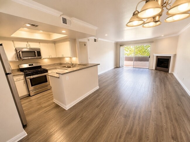 Photo - 15009 Moorpark St Unit 203