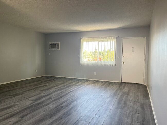 Photo - 2250 N Frederic St Unit D