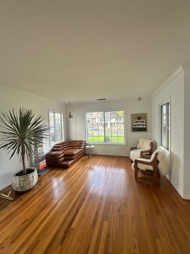 Photo - Lovely Home in the Kentwood area of Westchester