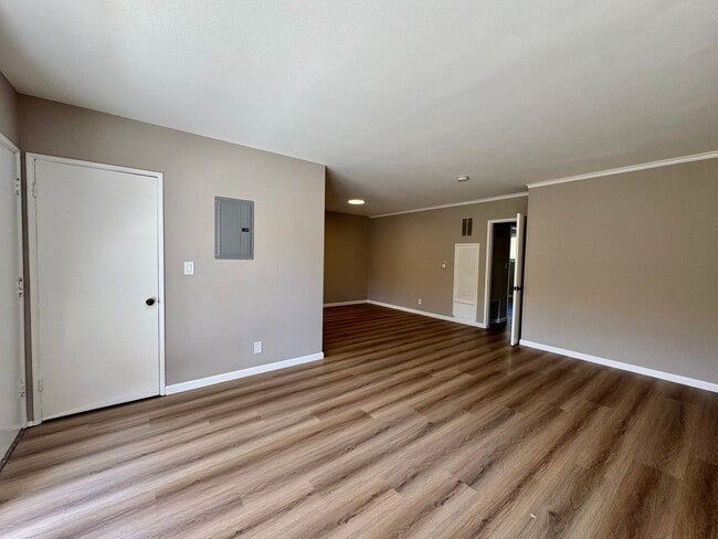 Photo - 337 Rexford Dr Unit 337 S Rexford Dr 6