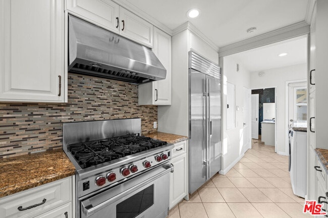 Building Photo - 208 S Rodeo Dr