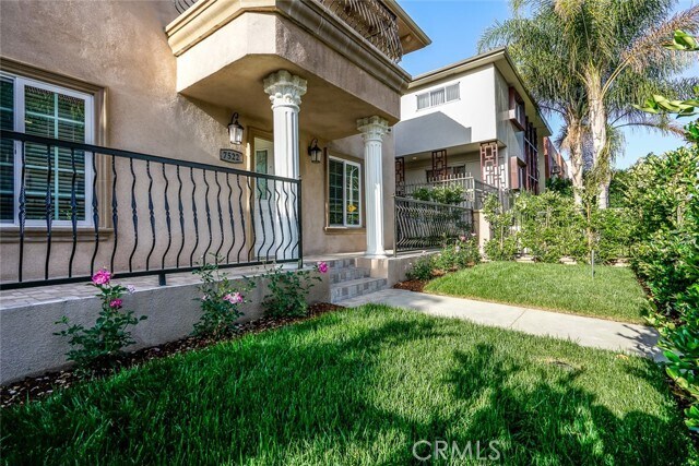 Photo - 7522 Fountain Ave