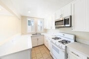 Photo - 615 S Broadway Apartment Unit C