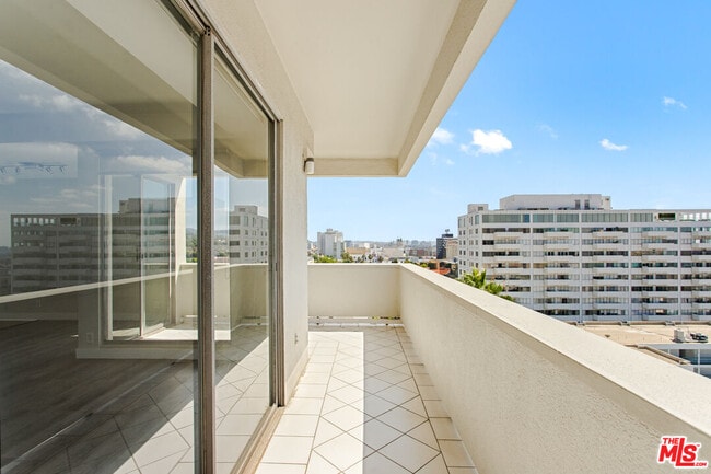 Photo - 7250 Franklin Ave Unit 717