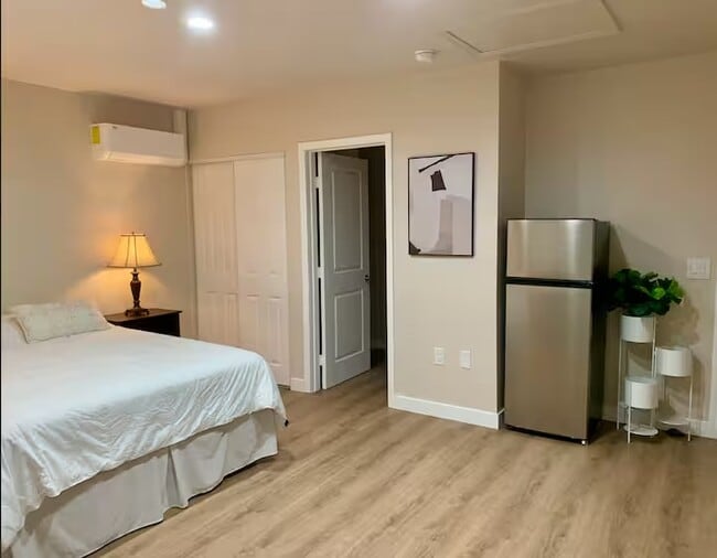 Photo - 3087 Channel Dr Unit Studio A