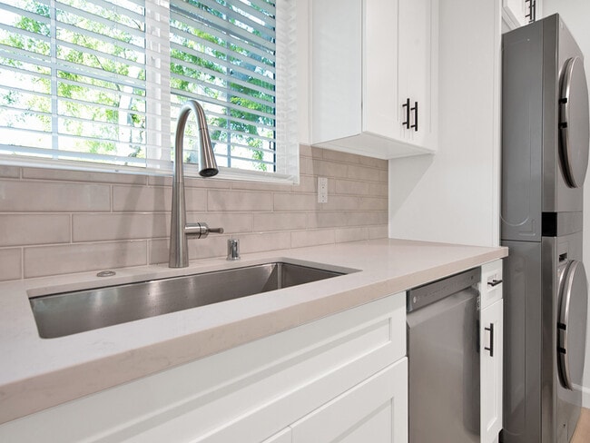 Photo - 16830 Killion St