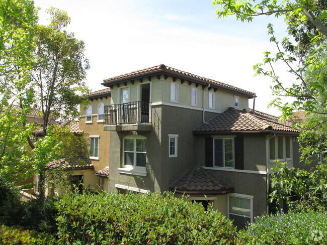 Building Photo - Beautiful Three Story Townhome In San Elij...