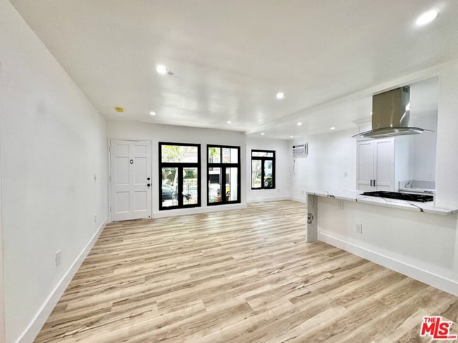 Photo - 121 Crescent Dr Unit A