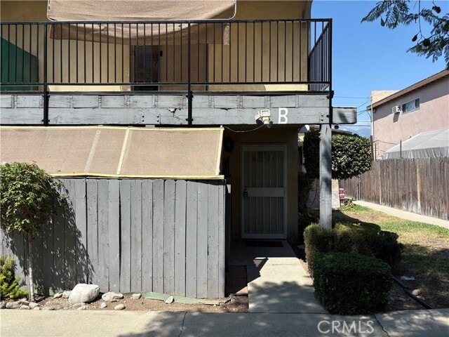 Building Photo - 1123 E La Deney Ct