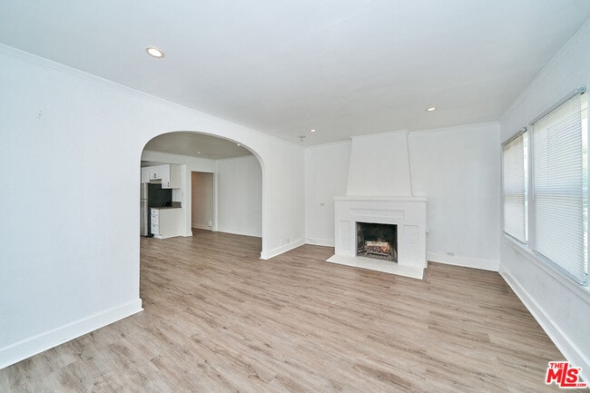Photo - 1329 S Tremaine Ave