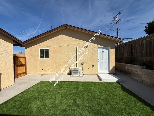 Building Photo - M12150 Unit ADU103