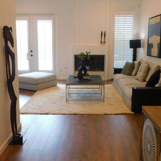 Photo - 14 Mission Palms Dr W