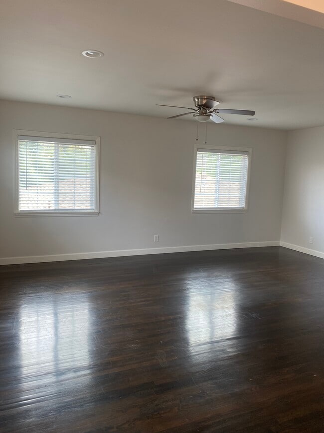 Photo - 1519 N Hollywood Way Unit A