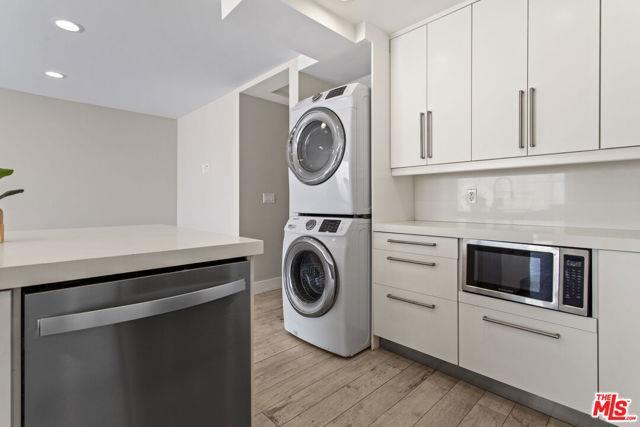 Photo - 6955 Trolleyway S