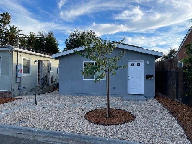 Building Photo - 1755 Mission Cliff Dr Unit 1753