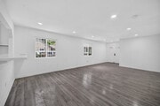 Photo - 9817 Holmes Ave