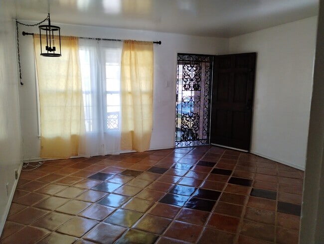 Photo - 5780 Wilson Ave