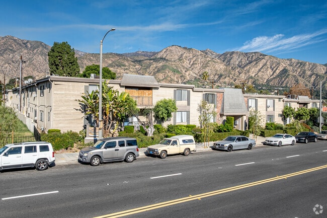 Building Photo - The Foothills at Eaton Canyon