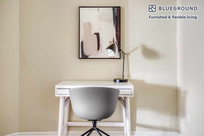 Photo - 230 N Kenwood St Unit FL1-ID885