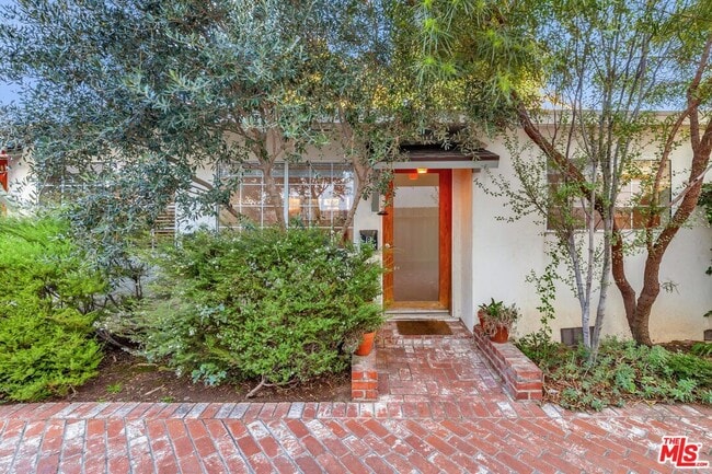 Photo - 1405 Ocean Park Blvd Unit B