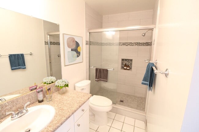Photo - 9622 Lucerne Ave