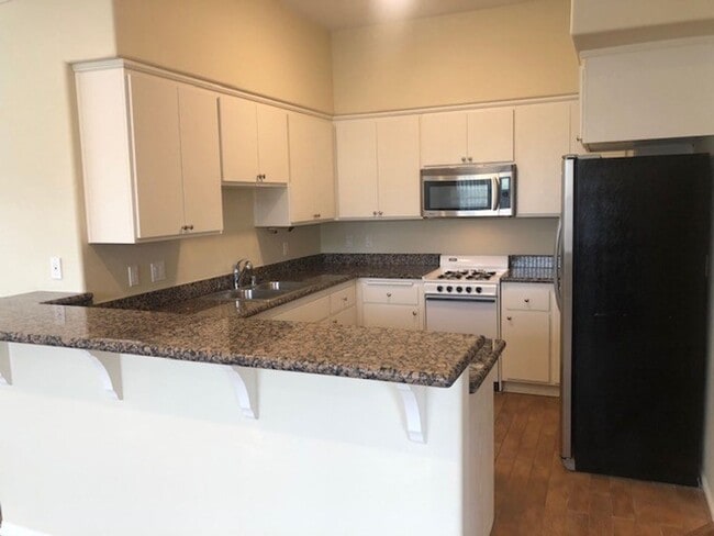 Photo - Mid Town Ventura Upstairs 2+2 Apartment Unit 2991 Loma Vista Rd #2