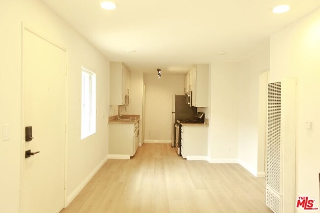 Photo - 833 Orange Grove Ave Unit 3