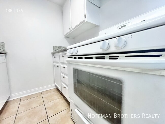 Photo - 5245 Riverton Ave Unit 102