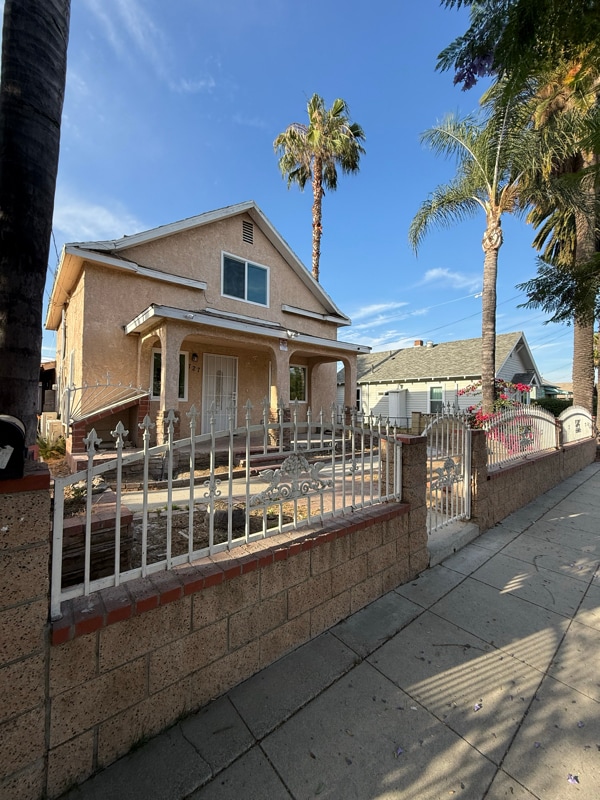 Photo - 727 E 11th St Unit 1