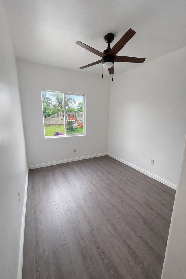 Photo - 617 E 109th St Unit 617 E 109th St