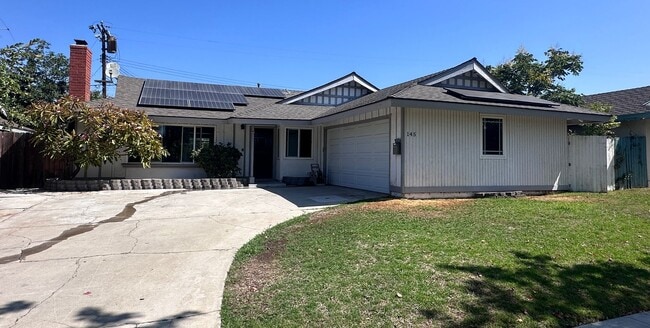 3 bed 2 bath fully remodeled POOL Home - 3 bed 2 bath fully remodeled POOL Home