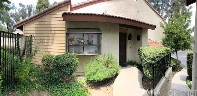 Photo - 5720 Owensmouth Ave