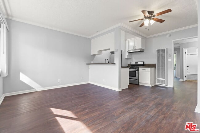 Photo - 5555 Carlton Way Unit 19