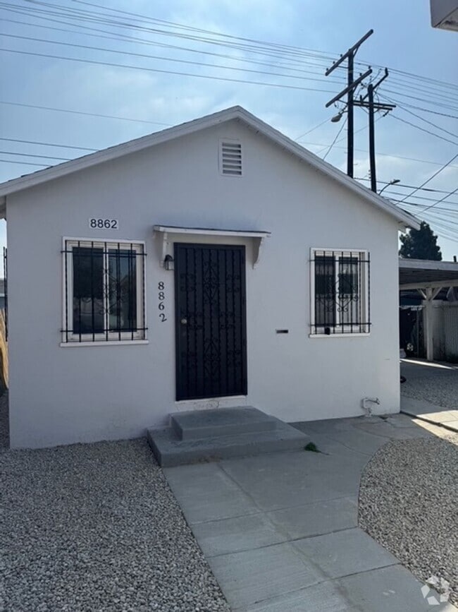 Building Photo - 8860-8862 S Central Unit 8862 Rental