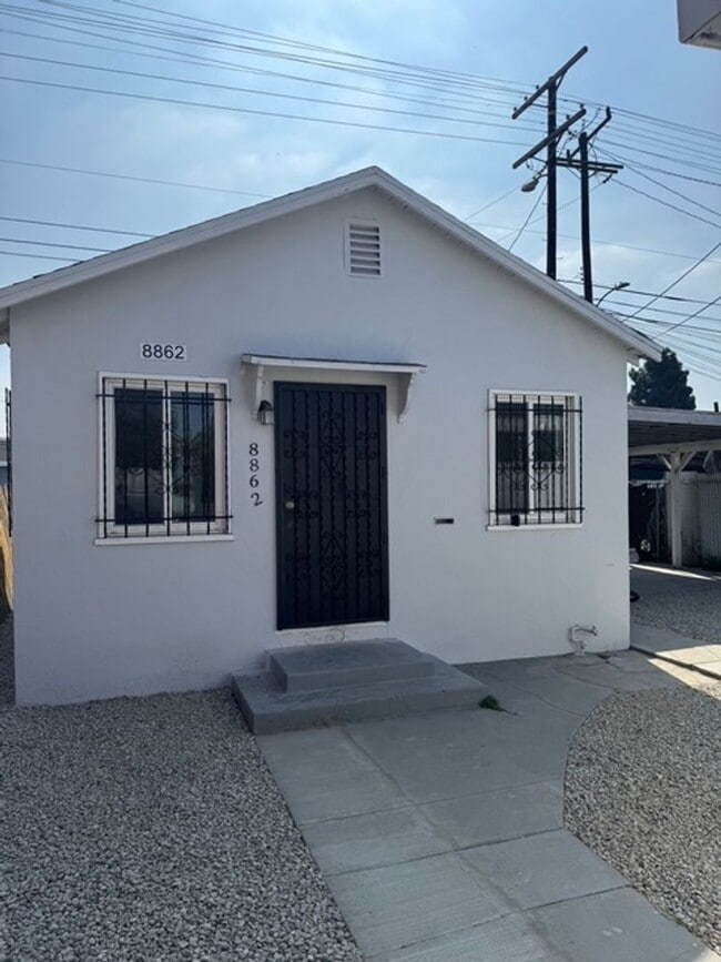8860-8862 S Central - 8860-8862 S Central Apartment Unit 8862
