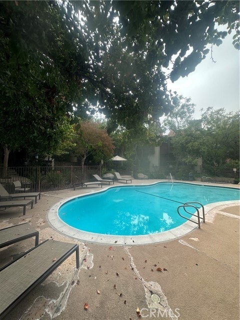 Photo - 21931 Burbank Blvd