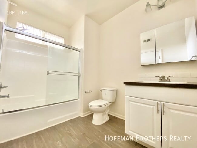 Photo - 251 Robinson St Unit 105